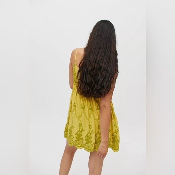 Urban Outfitters-Jamie Embroidered Babydoll Dress - Picture 4 of 10